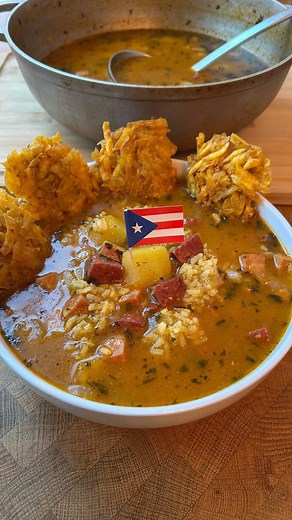 Asopao De Salchichon Y Jamon 🇵🇷 Ingredients : 8 oz of salchichón / cut into pieces 8 oz ham / diced 2 tablespoons oil 2 potatoes, cut into chunks 1 cup calabaza chunks 1 onion, diced 1 tablespoon garlic powder 1 tablespoon adobo cooking with my doctor 1 tsp sazon cooking with my doctor ¾ cup sofrito 4 oz tomato sauce ¾ cup medium grain rice 1 tsp oregano 1 tsp salt or salt to taste ¼ tsp black pepper 9 to 10 cups water Chopped cilantro, to your liking Directions : Heat a large pot over medium 