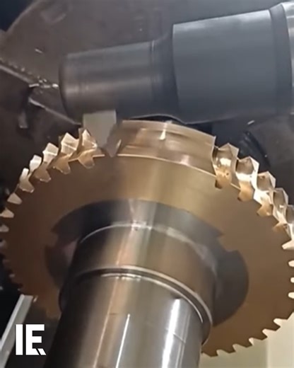 Ever wondered how gears are made? 🎥 cnc_top_part / IG | Interesting Engineering