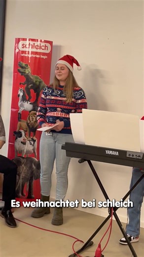 🎄Christmas Vibes aus dem Büro! 🎶 Unsere schleich®-Band sorgt mit ein paar Weihnachtsklassikern für richtig gute Stimmung! Danke an alle, die mitgespielt, zugehört und mitgesungen haben.✨ Seid ihr auch schon in Weihnachtsstimmung? #schleich #weihnachtssongs #christmassongs #xmastime | Schleich