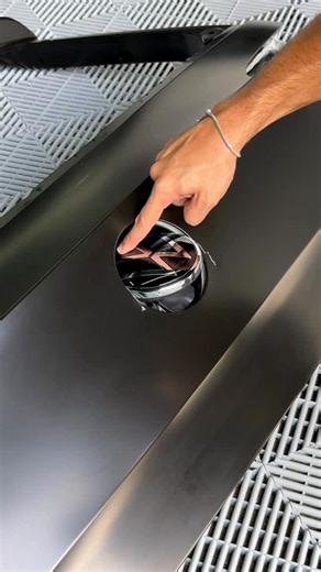 Matheus Guabiraba on Instagram: "VÍDEO 02 | Emblema Traseiro com abertura para o porta malas da Volkswagen! #polo #volkswagen #tsi"