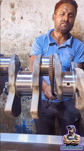 How Mechanics Polish the Crankshaft Like a Pro #shorts #engine #skills #how #truckrepair #mechanic
