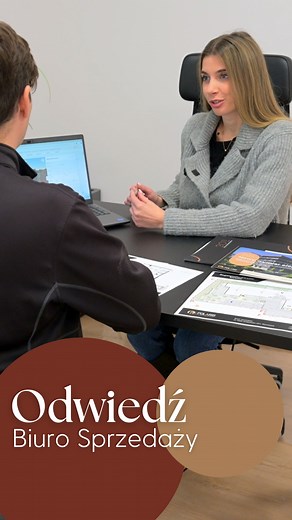 Każde mieszkanie ma swoją historię, a Twoja może zacząć się właśnie tutaj, w Alei Krakowskiej 201. Zobacz, jak wygląda oferta z bliska i dlaczego tak łatwo znaleźć tu miejsce idealnie dopasowane do Twojego stylu życia. Jeśli chcesz zobaczyć inwestycję na żywo, porozmawiać o możliwościach i sprawdzić, które mieszkanie pasuje do Ciebie najlepiej - zapraszamy do naszego biura sprzedaży. Twój nowy adres to Alejka Krakowska 201. ☎️ 509 429 000 ☎️ 509 419 000 📧 biuro@polarisdevelopment.pl | Polaris D