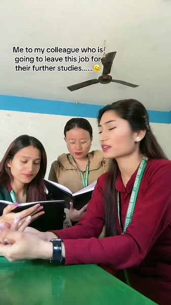 Lah hai prithivi palti halxa kaam xaina padherw miss🤣@Nabina Adhikari #prejinastha #tiktoknepal #fyp #love❣️ #colleague #funny @Shova Gurung