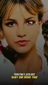 🎀 BRITNEY SPEARS – ...Baby One More Time (1998) 💥 El debut que sacudió al pop y convirtió a Britney en un fenómeno global. 📞 “My loneliness is killing me…” 🎶 Con solo 16 años, Britney entregó un hit que redefinió el pop adolescente y marcó a toda una generación. 💿 El video, el uniforme escolar, la coreografía... ¡todo se volvió historia! 👑 Desde entonces, Britney no solo se convirtió en princesa del pop, sino en ícono de la cultura pop. 👉 ¿Te aprendiste la coreografía también? 🩰 #britney