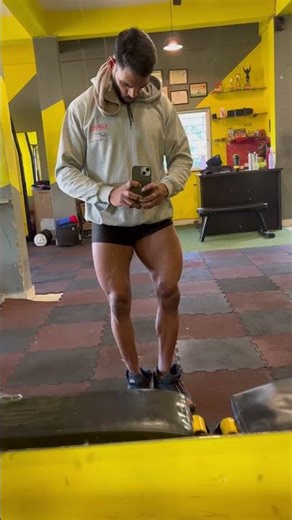 American Fitness Woman Doing Heavy Squats | Powerlifting Strength & Focus | ViralShorts