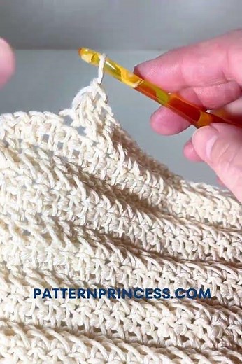 Beginner Friendly Textured Crochet Dishcloth with simple stitches #crochet