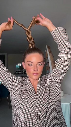 Gigi’s 5 minute hairstyle🫶🏼 #lodescubrientiktok #tiktokfashion
