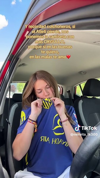Ayer dolió y mucho💔 pero ser del Atleti nunca ha sido elegir el camino fácil. Hoy más que nunca, orgullosa de este equipo, de estos colores y de esta forma de luchar hasta el final, sin rendirse. Aquí no se tira la toalla cuando perdemos, aquí se sigue, se cree y se pelea. Siempre en el barco de Diego Pablo Simeone, en las buenas y en las malas. Porque esto no va solo de ganar, va de identidad, de corazón y de nunca dejar de creer. Volveremos. Siempre volvemos.❤️🤍 #championsleague #atleticodem