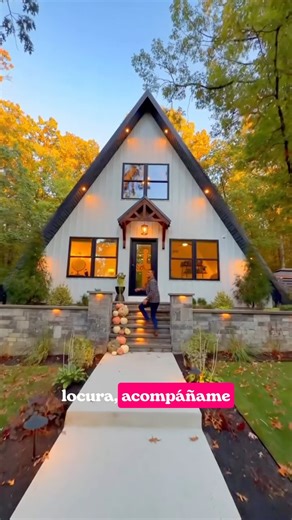 ✨ Mini Casa de Lujo en Mazatlán ✨ Descubre el encanto de esta exclusiva mini casa de 2 recámaras, donde el diseño moderno se une con el confort y la elegancia en cada detalle. 🏡💎 Ideal para quienes buscan vivir o vacacionar con estilo, en un espacio funcional, acogedor y con acabados premium. 🌿🌅 #MiniCasaDeLujo #Mazatlán #InversiónInteligente #DiseñoModerno #EstiloDeVida #LuxuryLiving #tinyhome #tinyhouse | Rentas vacacionales en mazatlan