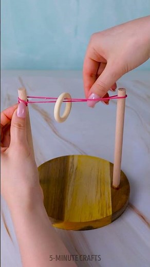 Can you solve the impossible ring puzzle? 🔗#5MinuteBeat