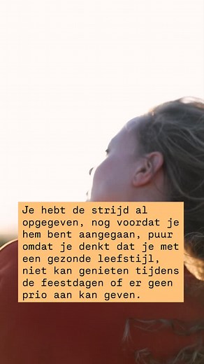Niet omdat je het niet wil… maar omdat je gelooft dat gezond leven nooit gaat passen in december. Dat je eerst “de feestdagen door moet”, dat je nu geen prioriteit mag hebben, dat je moet wachten tot januari. Maar december is precies de maand waarin je lijf het het hardst nodig heeft. Al die prikkels, volle agenda’s, korte dagen, eten dat niet altijd goed valt… Het vraagt veel van een gevoelig lichaam. En jij voelt dat, elke dag. Toch zeg je tegen jezelf: Ik begin straks wel. In januari wordt al