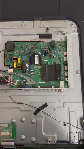 10K views · 76 reactions | En cours de réparation smart TV VEGA 58 pouces panne alimentation | Réparation TV à domicile Tunis | Facebook