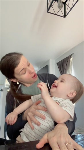 Head turn game: undefeated 😂👀 #momcontent #toddler #momlife #cutemoments #momandbaby