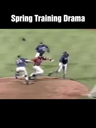1.4K views · 15 reactions | March 12, 2003 — Mota plunks Piazza and he explodes, charging the mound!  Benches clear, chaos erupts. Was Piazza right to fight back or should he have kept his cool? Thoughts! ⬇️⚾️ #baseball #MLB #fblifestyle | MLB Throwbacks | Facebook