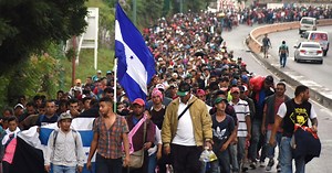 Honduran migrant caravan grows to 4,000 amid spike in U.S. border crossings