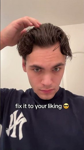 How to do wavy middle part hairstyle ✅ #hairtok #wavyhair #middlepart #leaveinconditioner #curlcream