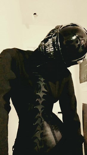 🙃 #alien #xenomorph #xenomorphcosplay #aliens #facehugger