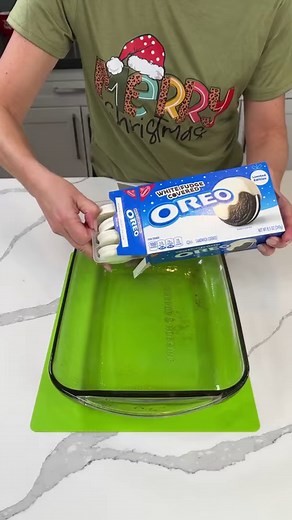 171K views · 1.3K reactions | this easy holiday dessert is so good  #reels #cake #christmas #holiday #easyrecipes | Kristin's Friends | Facebook