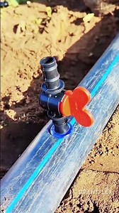 Install Drip Fitting On PE Straight Hose #shorts #hose #drip#teach#farm
