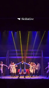 1K views |  Alexander Hamilton, uno dei più grandi musical di Broadway degli ultimi anni, è arrivato a #Catania per raccontare in chiave hip hop la rivoluzione americana. ❤️ Seguici su IG www.instagram.com/sicilia_live | Sicilia Live | Facebook