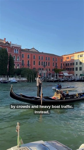 The Biggest Gondola Mistake Tourists Make in Venice 🚣‍♂️🇮🇹