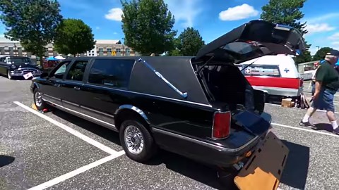 6.5K views · 194 reactions | JDM black '95 Classic Limousines Lincoln...