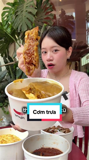 Cơm Trưa Ngon Miệng với Những Món Ăn Đặc Sắc