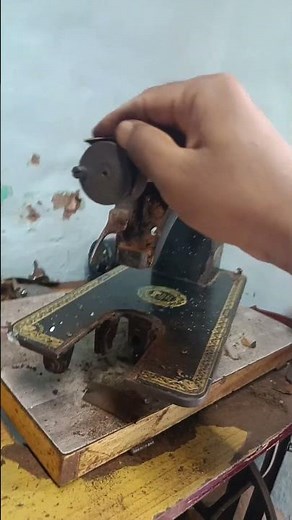 how to clean sewing machine