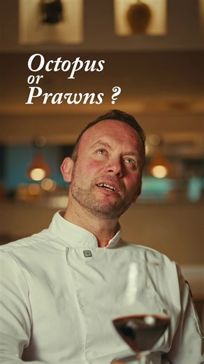 Asking a Greek chef the hard questions. 🔗 You can check the full menu via the link in bio 📍 Kivotos Braddon 33 Mort Street, Braddon ACT 📍 Kivotos at the Hellenic Club, Woden 1 Matilda Street, Phillip ACT #Canberra #CanberraEats #CanberraFoodies