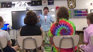 Music teacher uses parodies of popular songs to push students to read