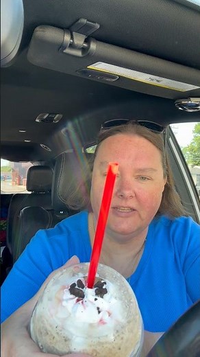 Tim Horton’s Summer Menu Taste Test! Strawberries & Cream Ice Capp with Oreo
