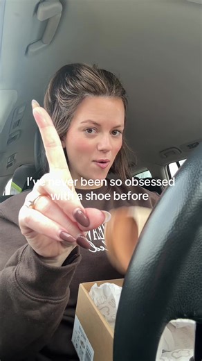 The Perfect Spring Sandals for White Linen Pants