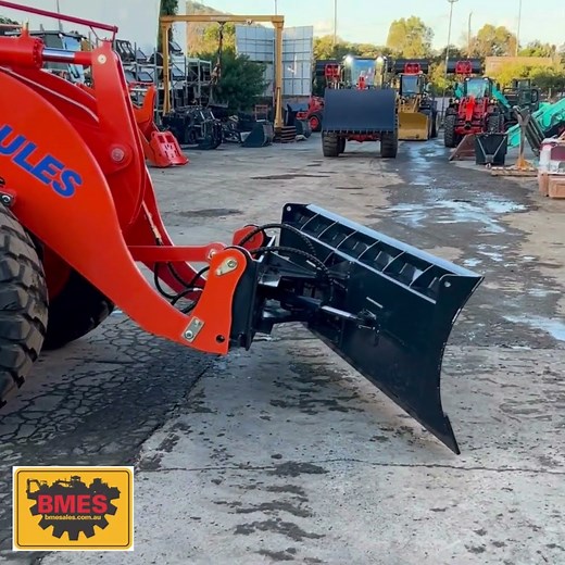 HERCULES H850 Loader w/Angle Blade