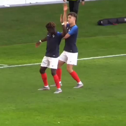 Adil Aouchiche y Mbuku: ¡Baila al Ritmo!