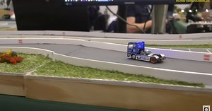 マイクロRC重機の世界が楽しそう。レーシングトラックも有り