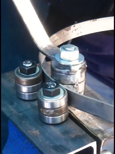 Excelente idea! así puedes hacer un adaptador para tu prensa de banco y rolar soleras. #herreria #herramientas #tutorial