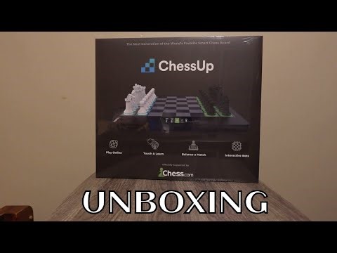 Chess Amateur Unboxes The ChessUp 2!
