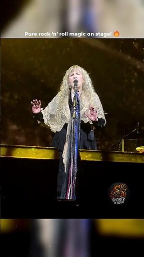 Stevie Nicks Pure Stage Magic Live In Concert! 🌙🎤 #StevieNicks #QueenOfRock #Shorts