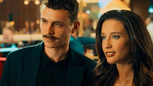 El Correo, la película que arrasa en Netflix y tiene de protagonista a Aaron Piper