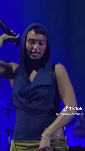 feet don’t fail me now, live from the Juniper tour #OnTour #thatgirlfromfifa #fifa23 #fifasongs #fifa22