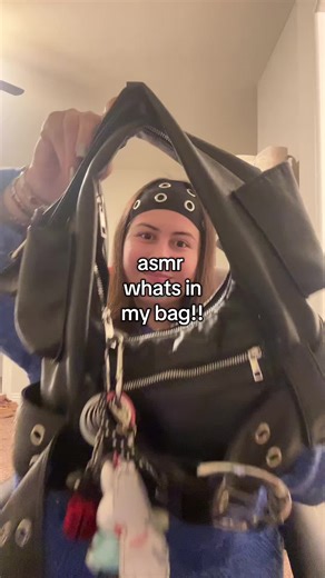 What's in My Bag? ASMR Tapping Experience