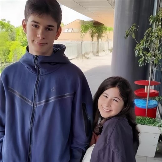 Mi vrooo🤣💜 Mi vrooo te amo demasiado Nunca te voy a cambiar por nadie eres la mejor persona que pude haber conocído literalmente eres mi mejor amigo mi hermanito de otra sangre me conoces mejor que nadiee💗eres la única persona que sabe mi vida completaaa,la única persona con la que hago llamada 6 horasss aunque ya ni hemos echo 😔, pero no importaaa te amo demasíado gracias por preocuparte por mi, eres mas que un amigo para mi eres mi hermanito de otra sangre, gracias por cada risa, que me da