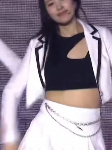 I MET U's Performance of 'Find Me Now' from Time Turner