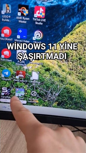 Windows 11 Goes Crazy Sometimes 🤪 #explore #windows11 #shorts