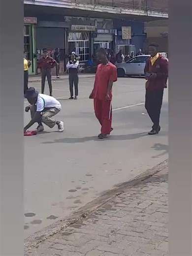 Explore the Skhanda Dance Craze