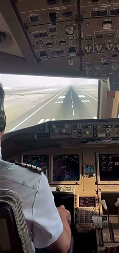 Epic Cockpit View: Boeing 777 Landing Like Never Seen Before #epic #viralvideo #2026 #cockpitview
