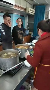 5.5K views · 28 reactions | DẠY NẤU BÚN HẢI SẢN ĐỂ MỞ KINH DOANH Dạy...