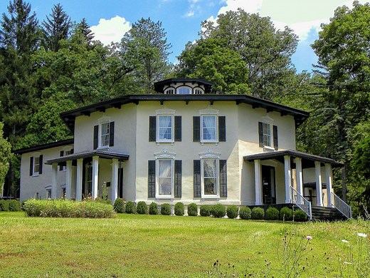 12 unique Upstate NY properties for sale: Octagon homes, celebrity retreats, more