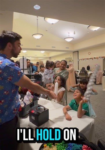 Making a simple balloon into an unforgettable experience 😁 | balloon