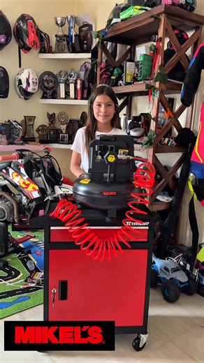 Este compresor MIKEL’S es la herramienta que necesitas en tu taller, casa o negocio.💥 Motor de 1/2 HP🔧 Presión máxima de 100 PSI🛠️ Tanque de 3 galones (11 L)✅ Ideal para inflar, limpiar, pintar o usar con herramientas neumáticas.¡Hazlo tú mismo con calidad profesional!📦 Disponible en tiendas y plataformas en línea.#Mikels #Herramientas #CompresorDeAire #TallerEnCasa #HazloTuMismo #DIY #HerramientasElectricas #PoderTotal #TallerMecánico #Compresor #TrabajoPesado #TecnologíaUtil #SolucionesPrá